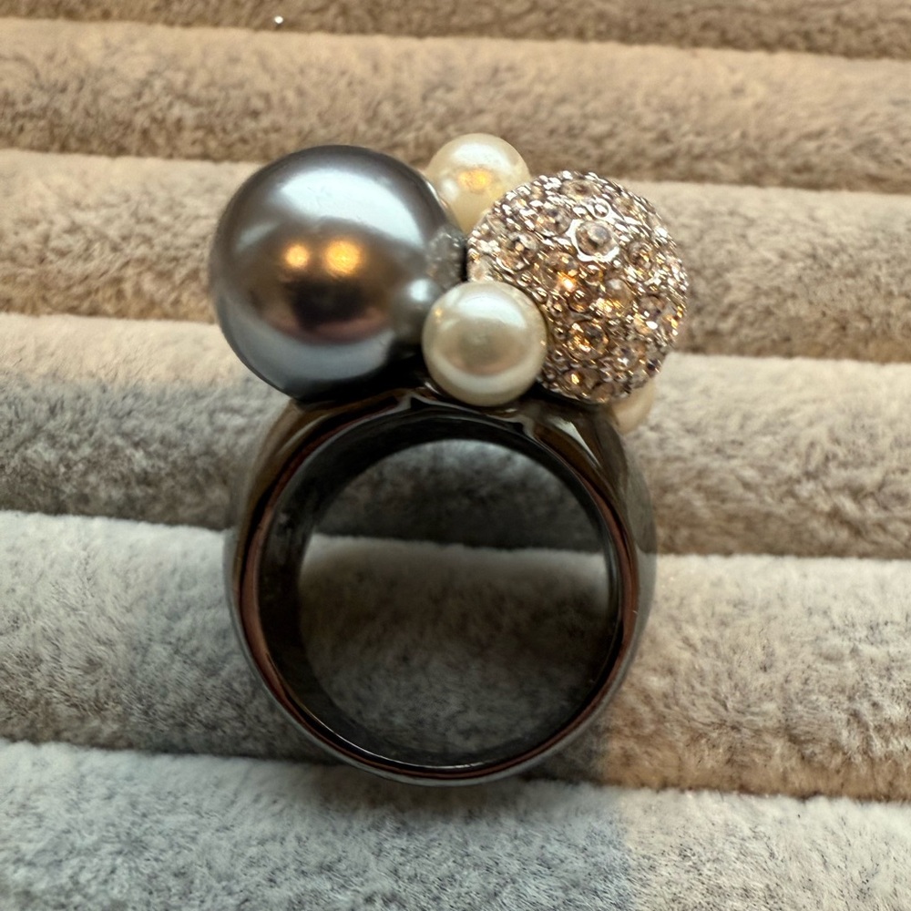 Kenneth Lane Grey crystal pearl bubble cluster Cocktail ring size 8/9 - Picture 8 of 14